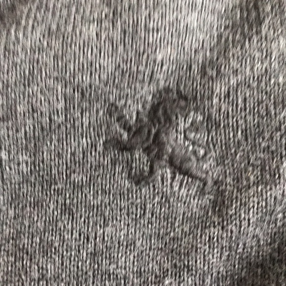 Express grey v neck sweater - Picture 4 of 9